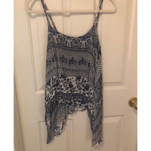 Blue and white pattern tank